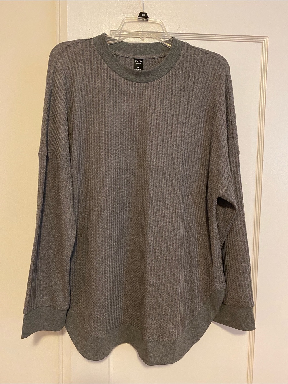 🎀 5/$20 🎀 NWT Emery Rose grey waffle knit top size 1XL